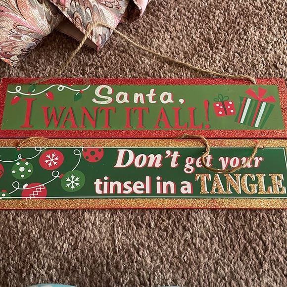 2 Christmas signs - Picture 2 of 3